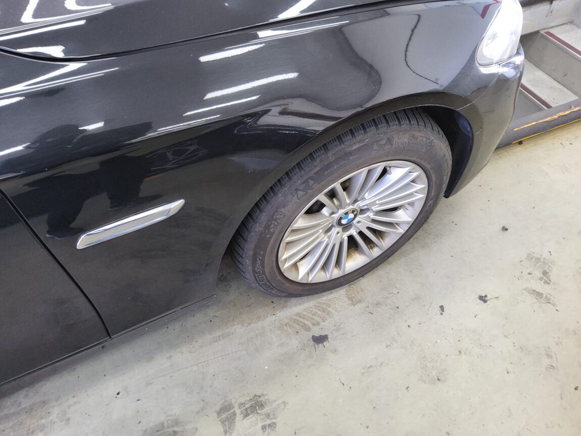 BMW 5 SERIES (6TH GEN) 520d xDRIVE 2015 - zdjęcie 24
