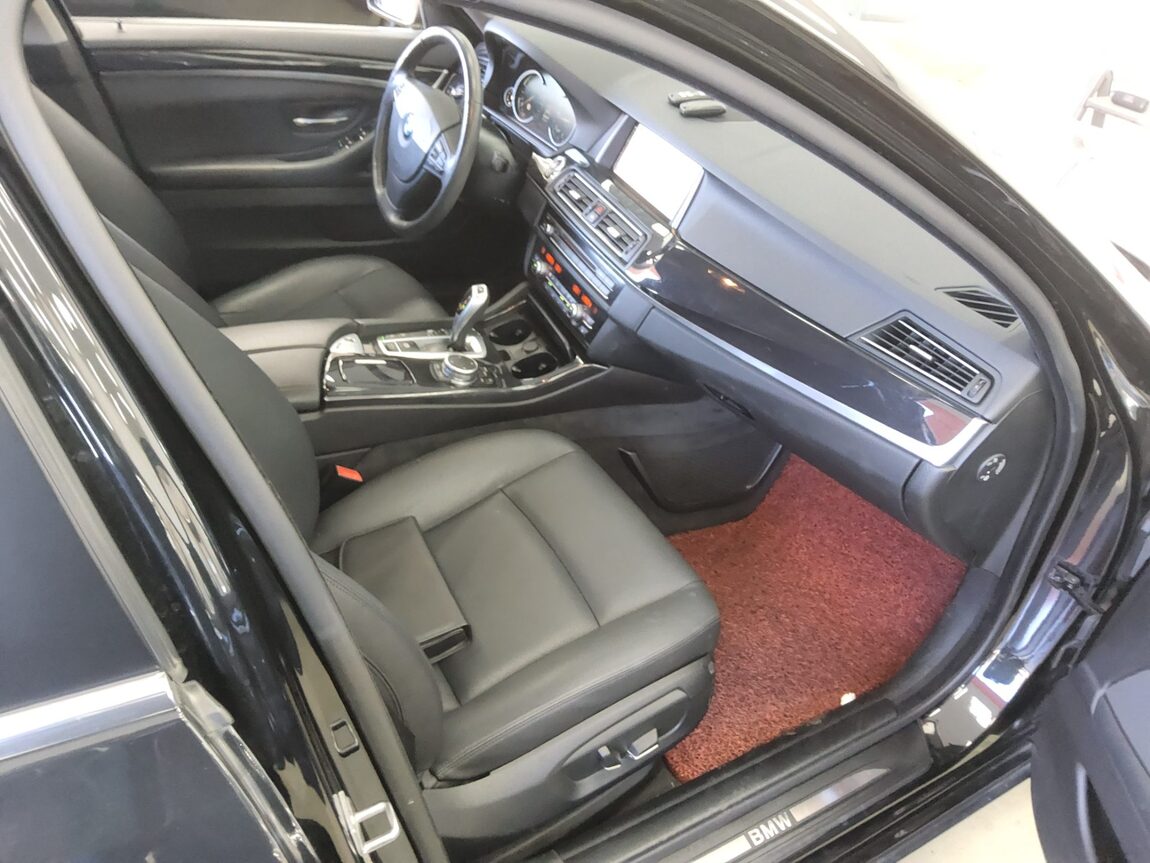 BMW 5 SERIES (6TH GEN) 520d xDRIVE 2015 - zdjęcie 14