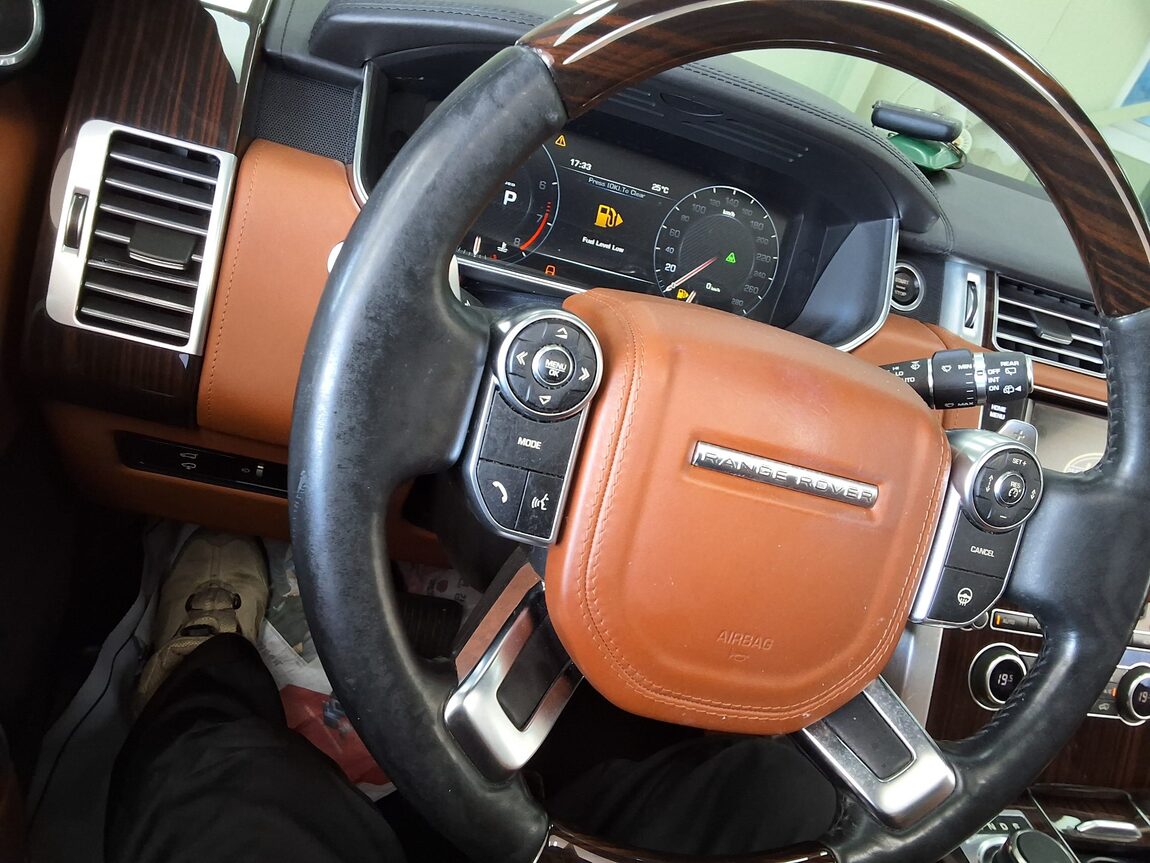 LAND ROVER RANGE ROVER (4TH GEN) 5.0 V8 SC LWB AB 2014 - zdjęcie 23