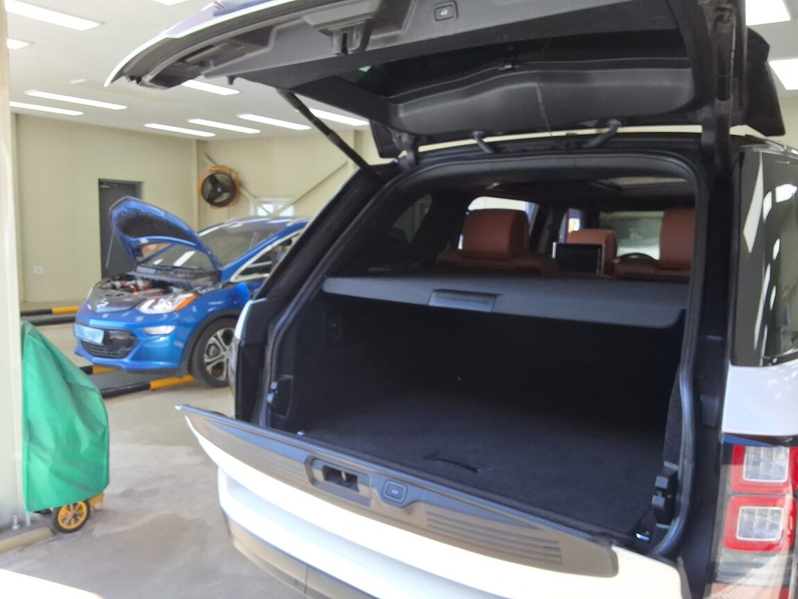 LAND ROVER RANGE ROVER (4TH GEN) 5.0 V8 SC LWB AB 2014 - zdjęcie 16