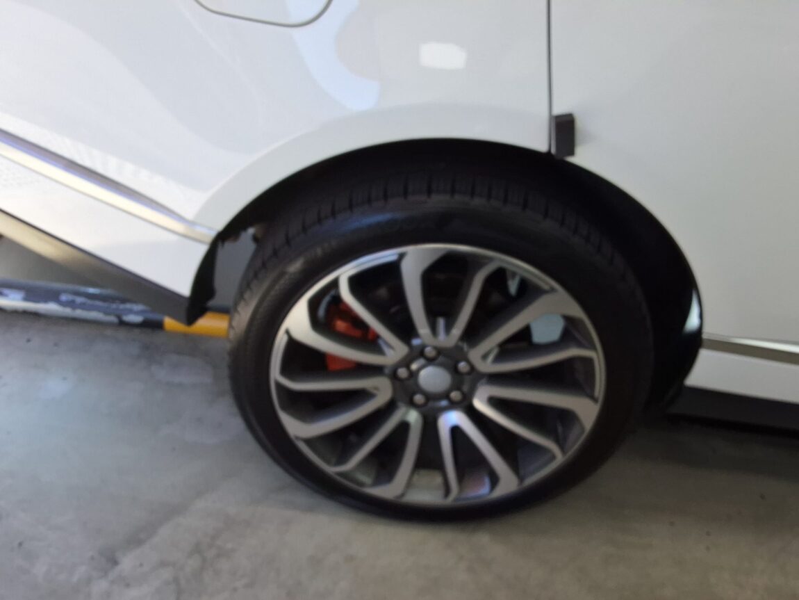 LAND ROVER RANGE ROVER (4TH GEN) 5.0 V8 SC LWB AB 2014 - zdjęcie 22