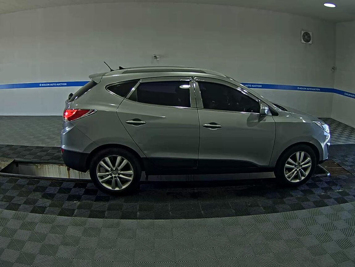 HYUNDAI TUCSON ix DIESEL R20 2WD LX20 PREMIER 2010 - zdjęcie 4