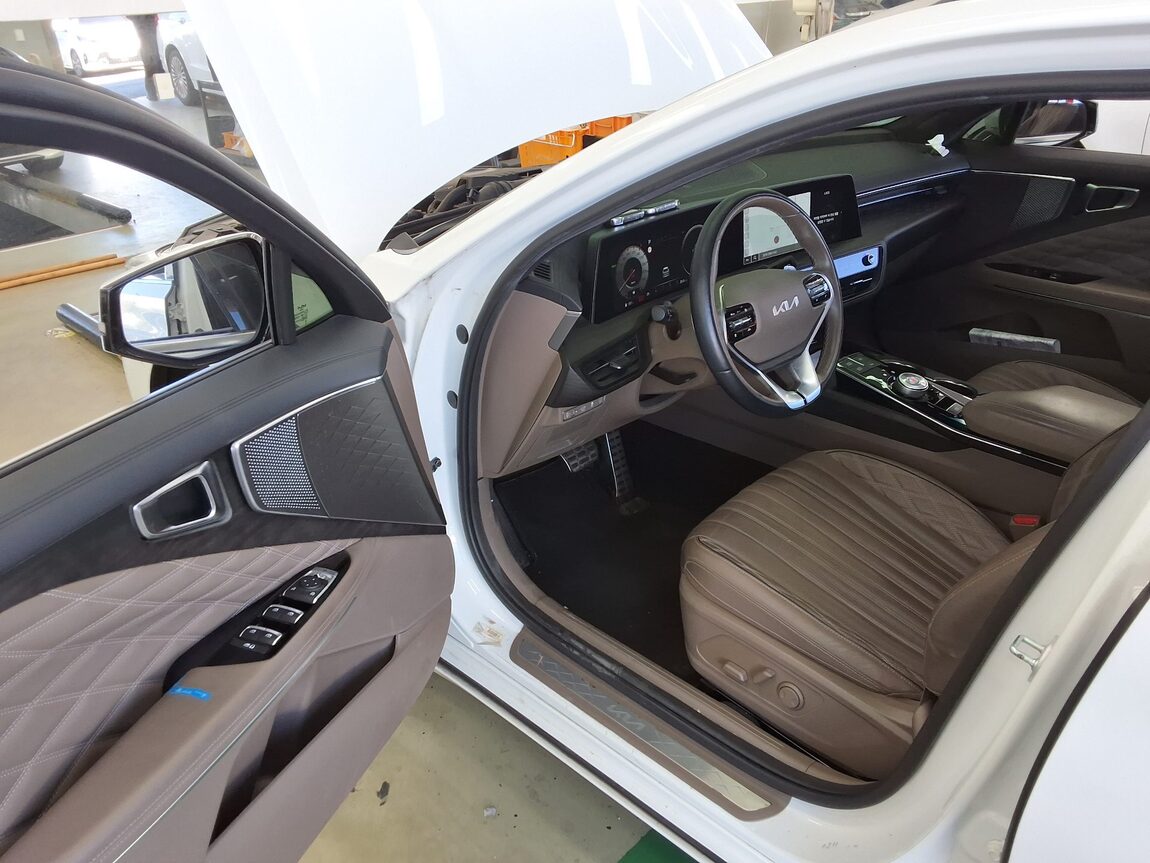 KIA K8 HYBRID HEV SIGNATURE 2023 - zdjęcie 10