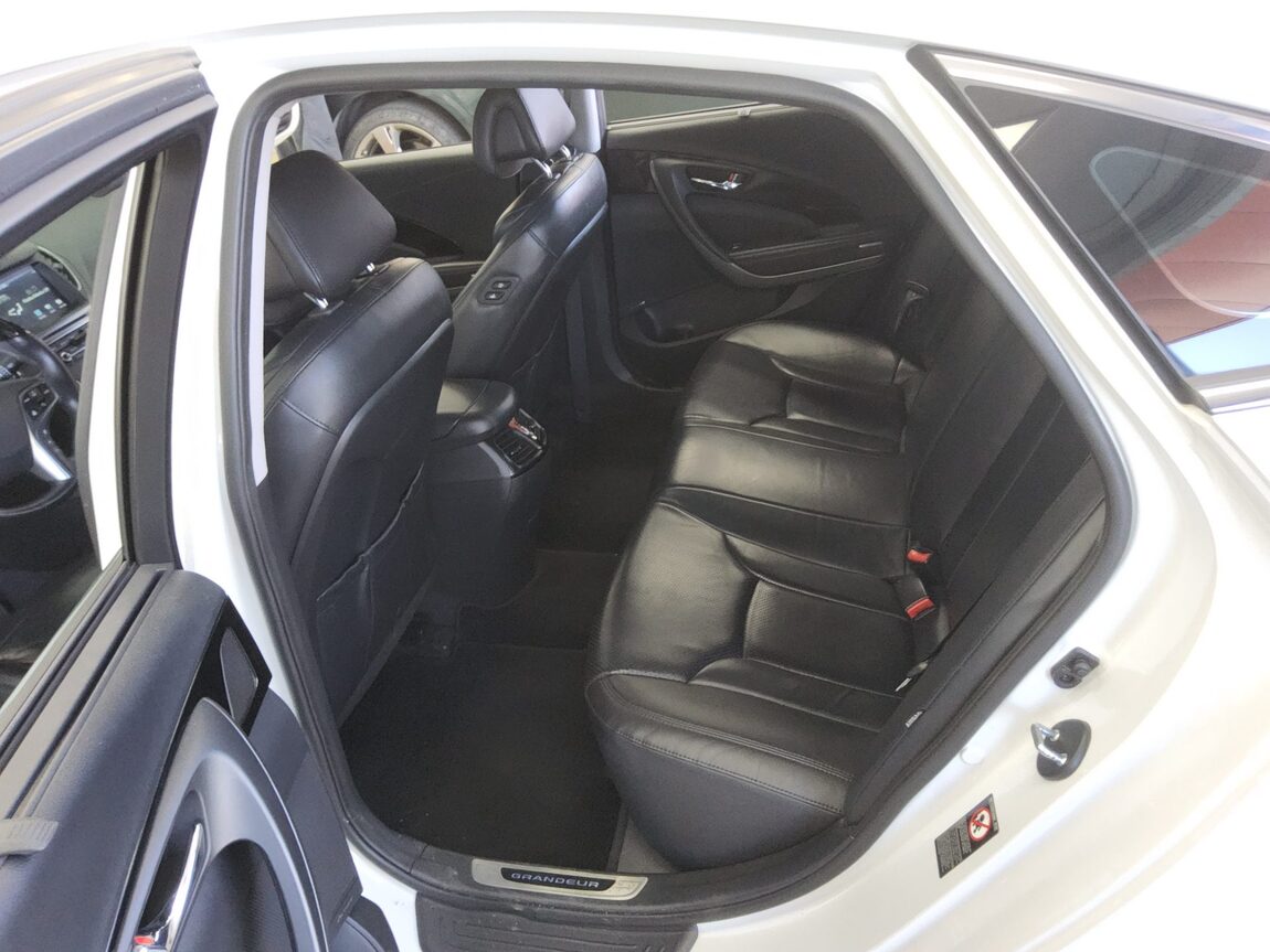 HYUNDAI GRANDEUR HG HG 300 EXCLUSIVE 2017 - zdjęcie 12