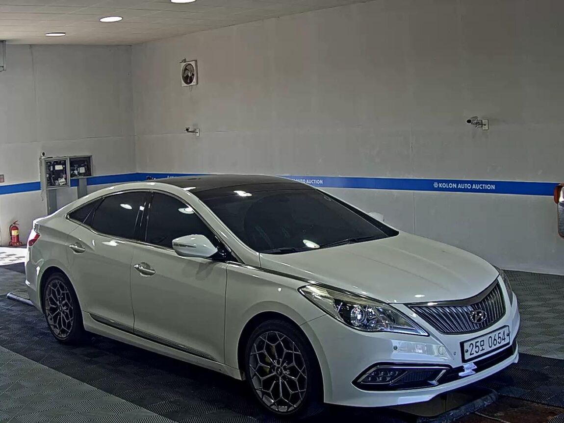 HYUNDAI GRANDEUR HG HG 300 EXCLUSIVE 2017 - zdjęcie 3
