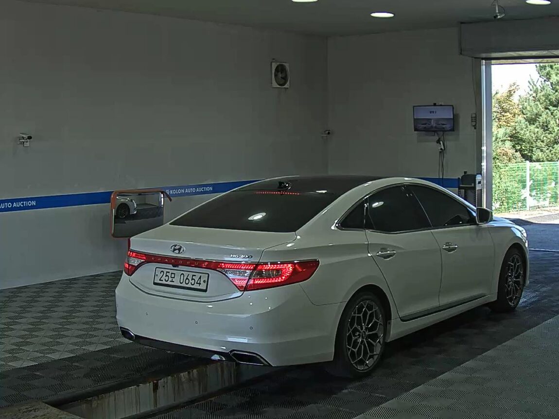 HYUNDAI GRANDEUR HG HG 300 EXCLUSIVE 2017 - zdjęcie 5
