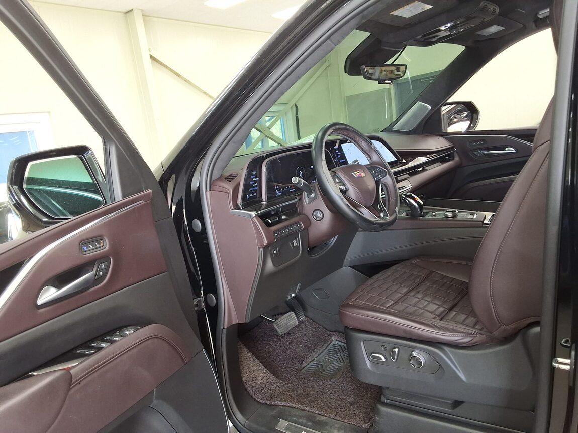 CADILLAC ESCALADE (5TH GEN) 6.2 V8 PREMIUM LUXURY PLATINUM 2023 - zdjęcie 11