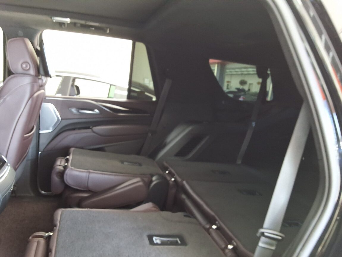 CADILLAC ESCALADE (5TH GEN) 6.2 V8 PREMIUM LUXURY PLATINUM 2023 - zdjęcie 13