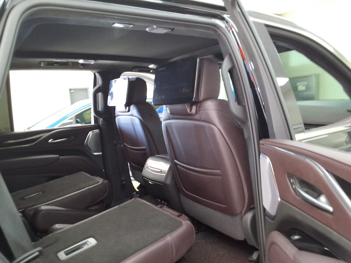 CADILLAC ESCALADE (5TH GEN) 6.2 V8 PREMIUM LUXURY PLATINUM 2023 - zdjęcie 14