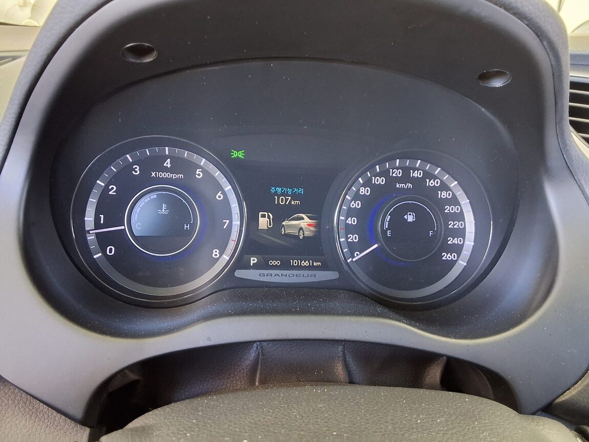 HYUNDAI GRANDEUR HG HG 300 PREMIUM 2014 - zdjęcie 9