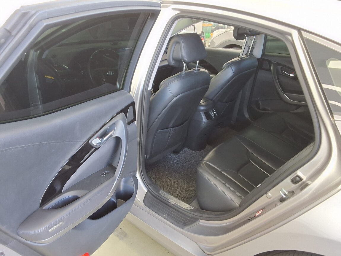 HYUNDAI GRANDEUR HG HG 300 PREMIUM 2014 - zdjęcie 12
