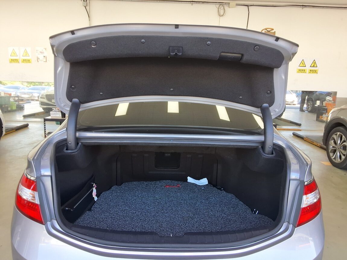HYUNDAI GRANDEUR HG HG 300 PREMIUM 2014 - zdjęcie 15