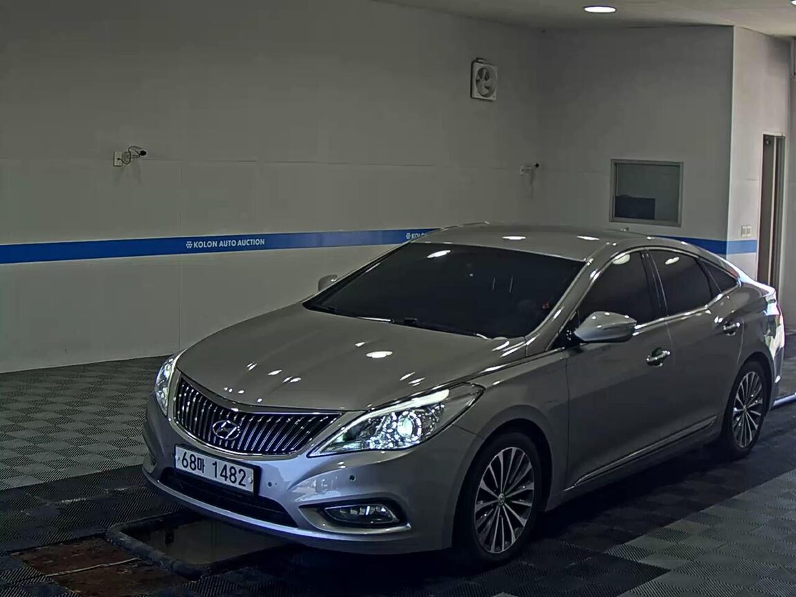 HYUNDAI GRANDEUR HG HG 300 PREMIUM 2014 - zdjęcie 2