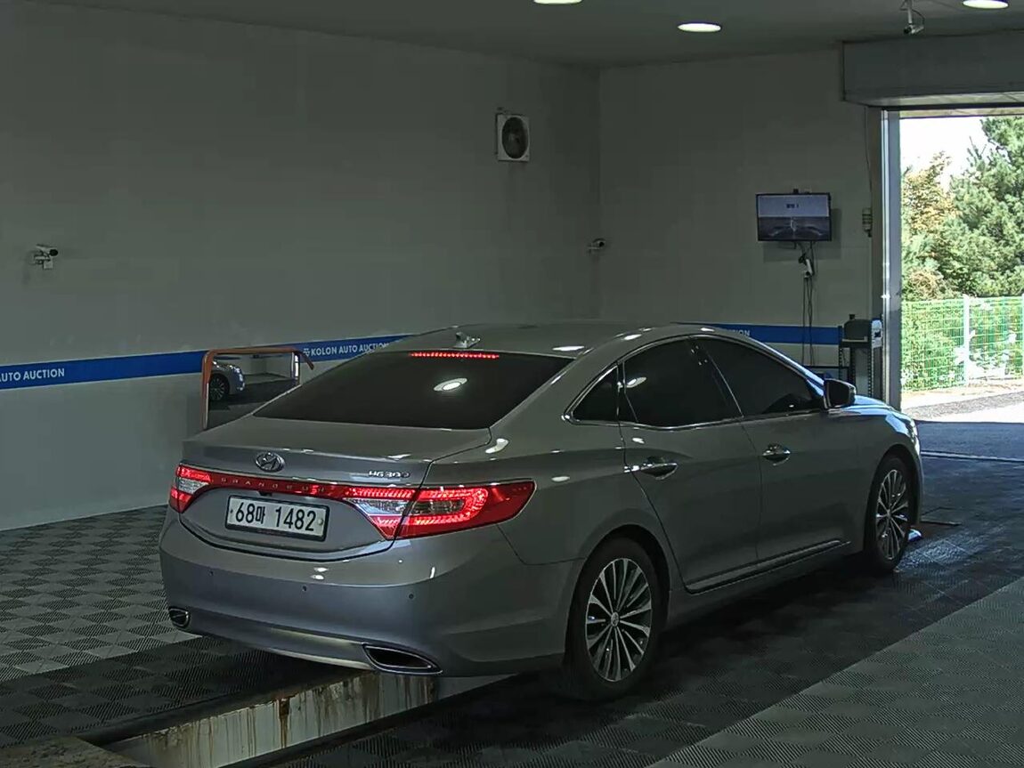 HYUNDAI GRANDEUR HG HG 300 PREMIUM 2014 - zdjęcie 5