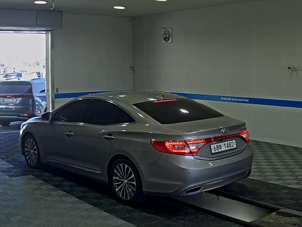 HYUNDAI GRANDEUR HG HG 300 PREMIUM 2014 - zdjęcie 6