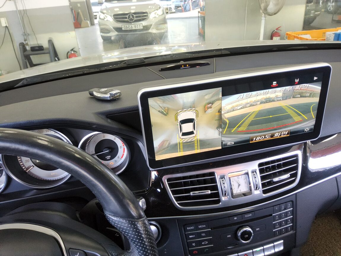 MERCEDES-BENZ E-CLASS (4TH GEN) E250 CDI BLUETEC 4MATIC AVANTGARDE 2016 - zdjęcie 17