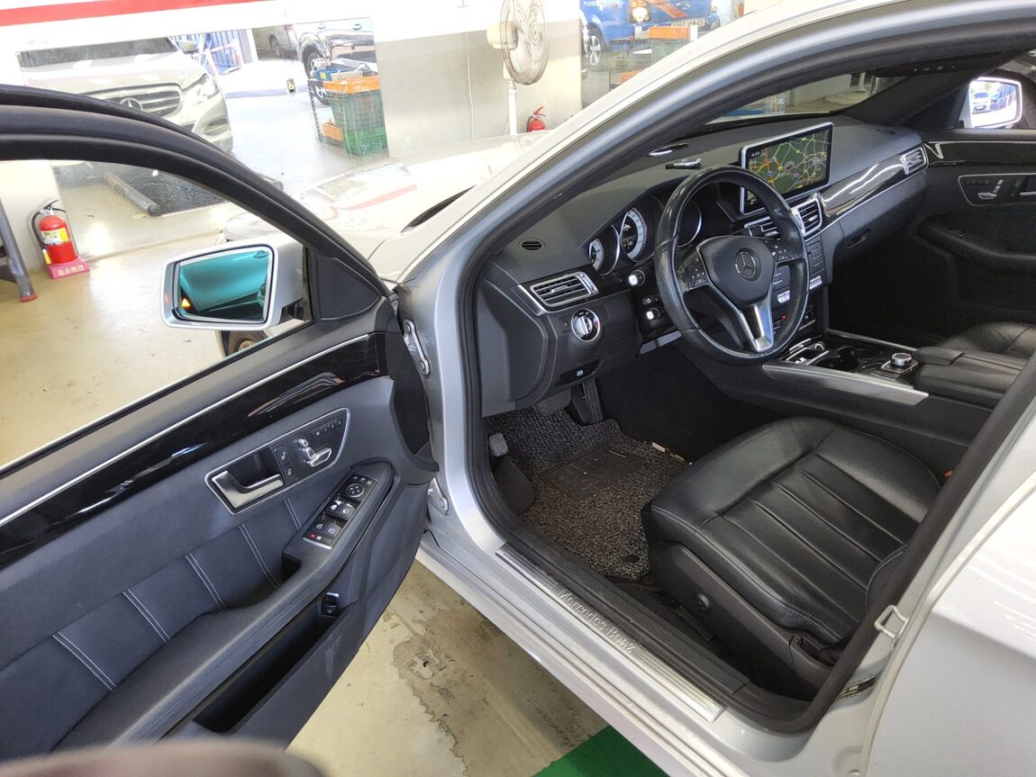 MERCEDES-BENZ E-CLASS (4TH GEN) E250 CDI BLUETEC 4MATIC AVANTGARDE 2016 - zdjęcie 10