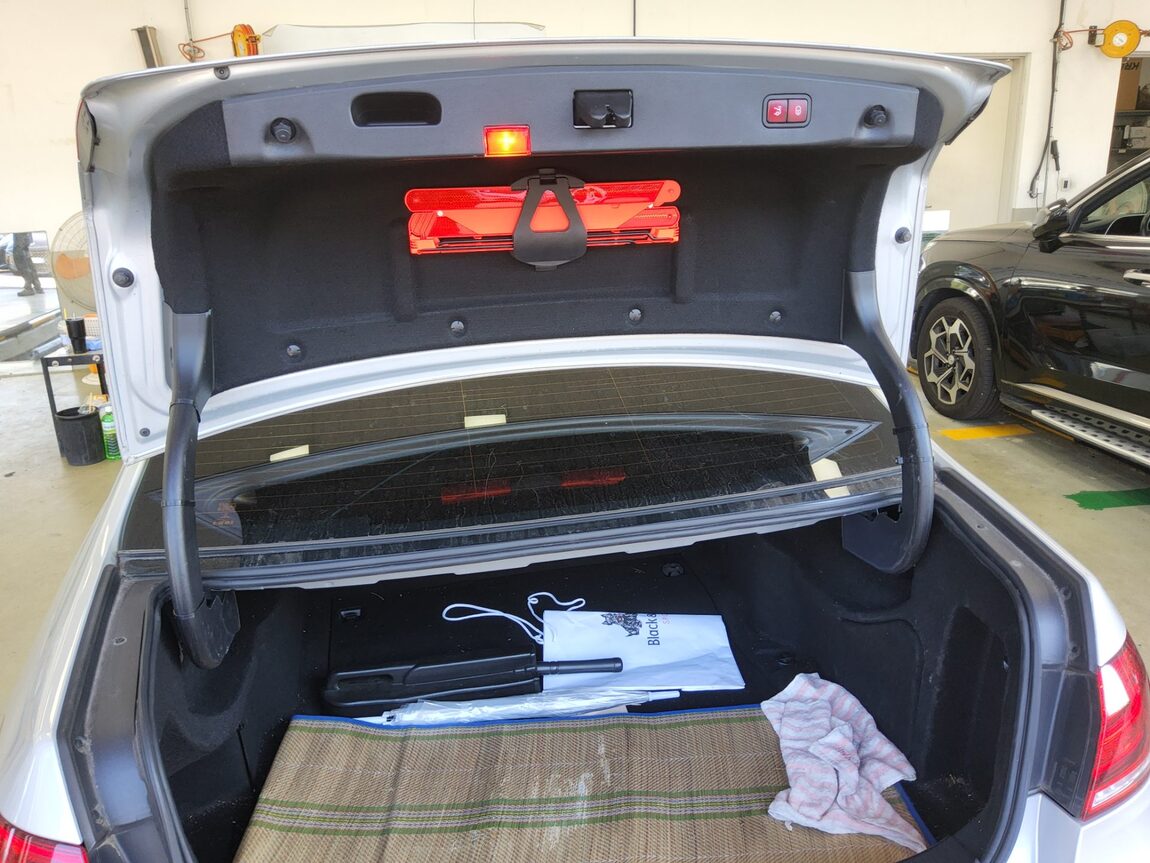 MERCEDES-BENZ E-CLASS (4TH GEN) E250 CDI BLUETEC 4MATIC AVANTGARDE 2016 - zdjęcie 15