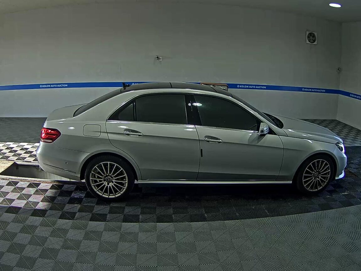MERCEDES-BENZ E-CLASS (4TH GEN) E250 CDI BLUETEC 4MATIC AVANTGARDE 2016 - zdjęcie 4