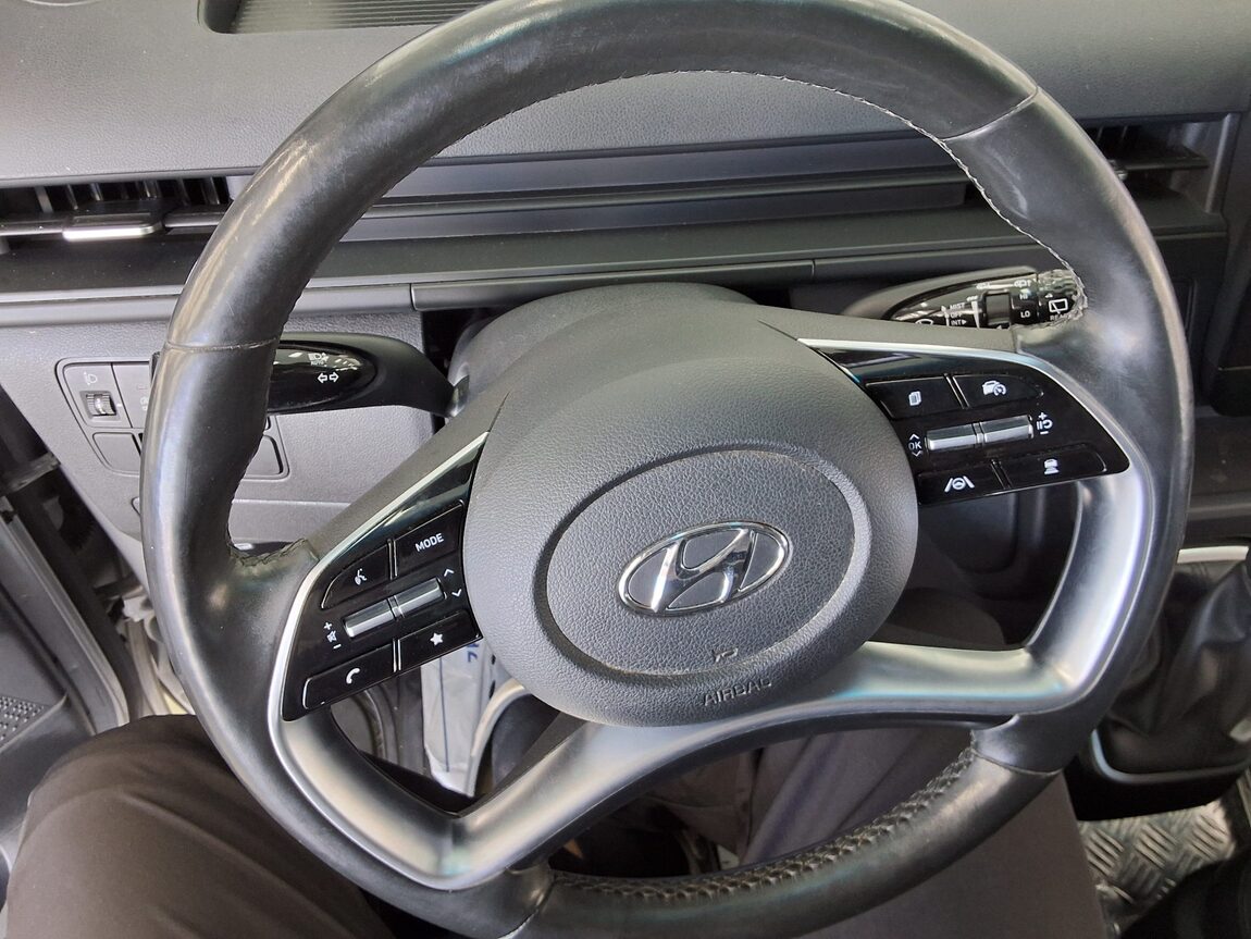 HYUNDAI STARIA 2.2 DIESEL TOURER 11-SEATER 2WD MODERN 2022 - zdjęcie 17