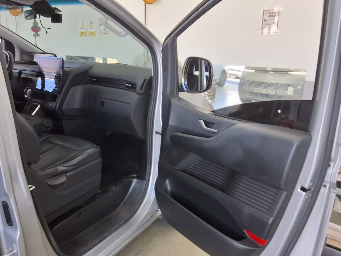 HYUNDAI STARIA 2.2 DIESEL TOURER 11-SEATER 2WD MODERN 2022 - zdjęcie 14