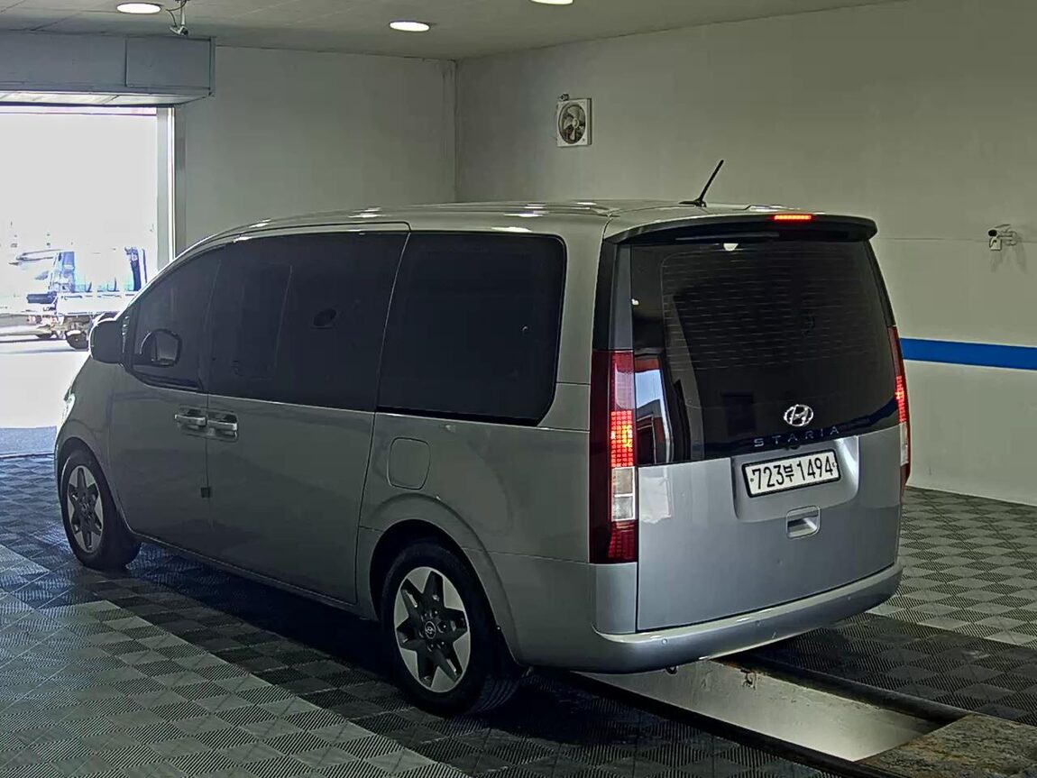 HYUNDAI STARIA 2.2 DIESEL TOURER 11-SEATER 2WD MODERN 2022 - zdjęcie 6