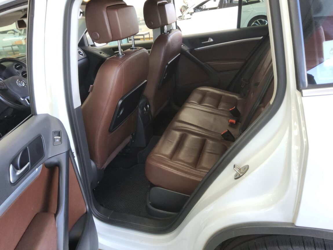 VOLKSWAGEN TIGUAN 2.0 TDI BLUEMOTION PREMIUM 2015 - zdjęcie 12