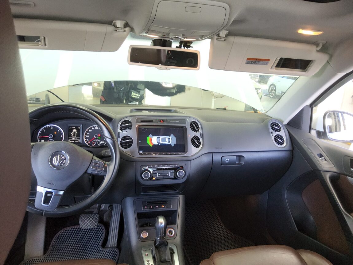 VOLKSWAGEN TIGUAN 2.0 TDI BLUEMOTION PREMIUM 2015 - zdjęcie 11