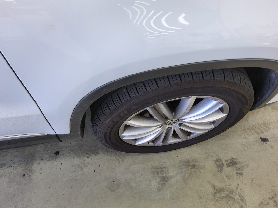 VOLKSWAGEN TIGUAN 2.0 TDI BLUEMOTION PREMIUM 2015 - zdjęcie 22
