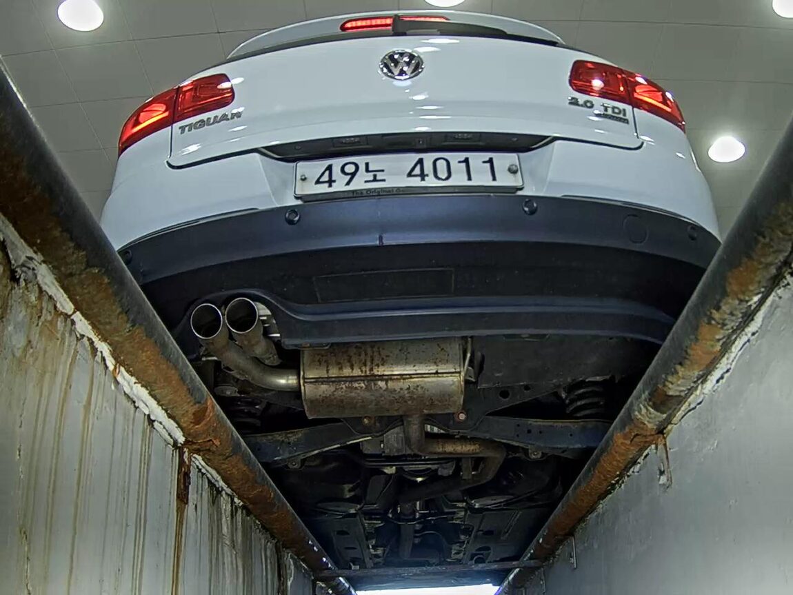 VOLKSWAGEN TIGUAN 2.0 TDI BLUEMOTION PREMIUM 2015 - zdjęcie 8