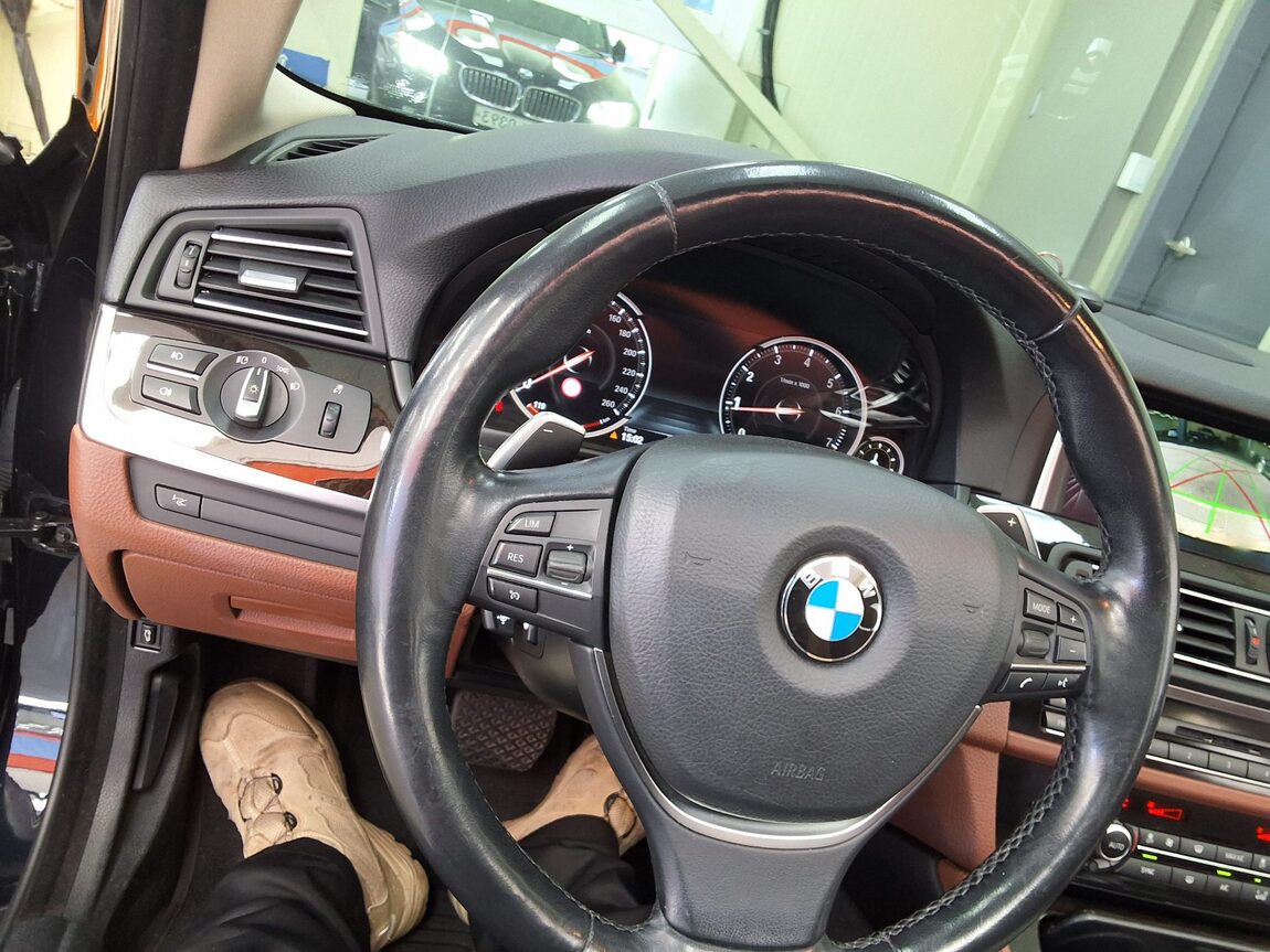 BMW 5 SERIES (6TH GEN) 528i xDRIVE M AERODYNAMIC 2016 - zdjęcie 23