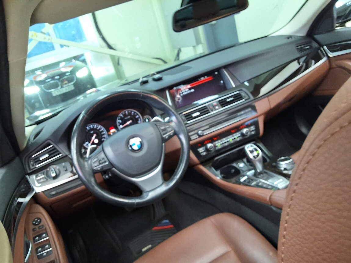 BMW 5 SERIES (6TH GEN) 528i xDRIVE M AERODYNAMIC 2016 - zdjęcie 12