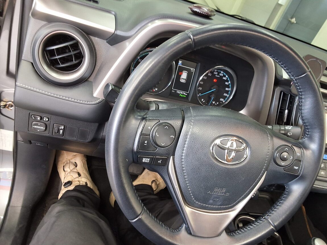 TOYOTA RAV4 (4TH GEN) 2.5 4WD HYBRID 2016 - zdjęcie 23