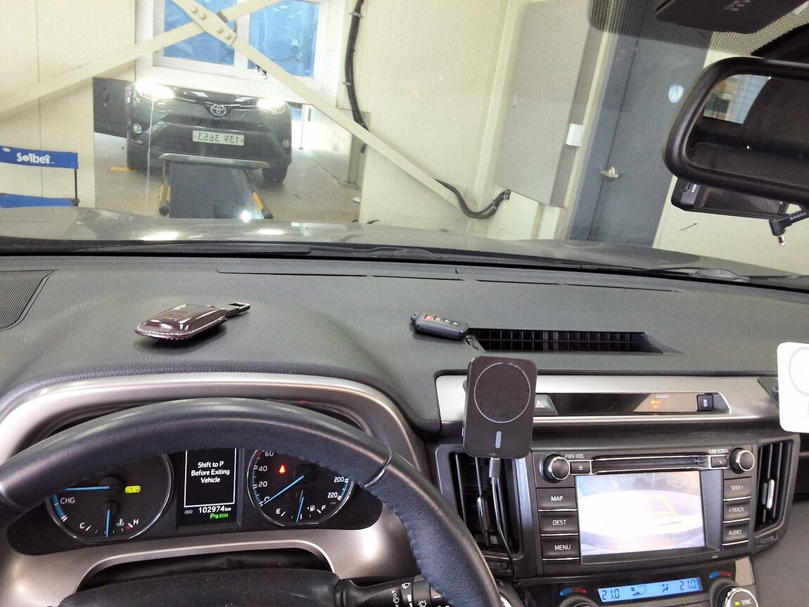 TOYOTA RAV4 (4TH GEN) 2.5 4WD HYBRID 2016 - zdjęcie 25