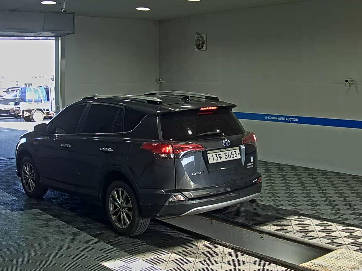 TOYOTA RAV4 (4TH GEN) 2.5 4WD HYBRID 2016 - zdjęcie 6