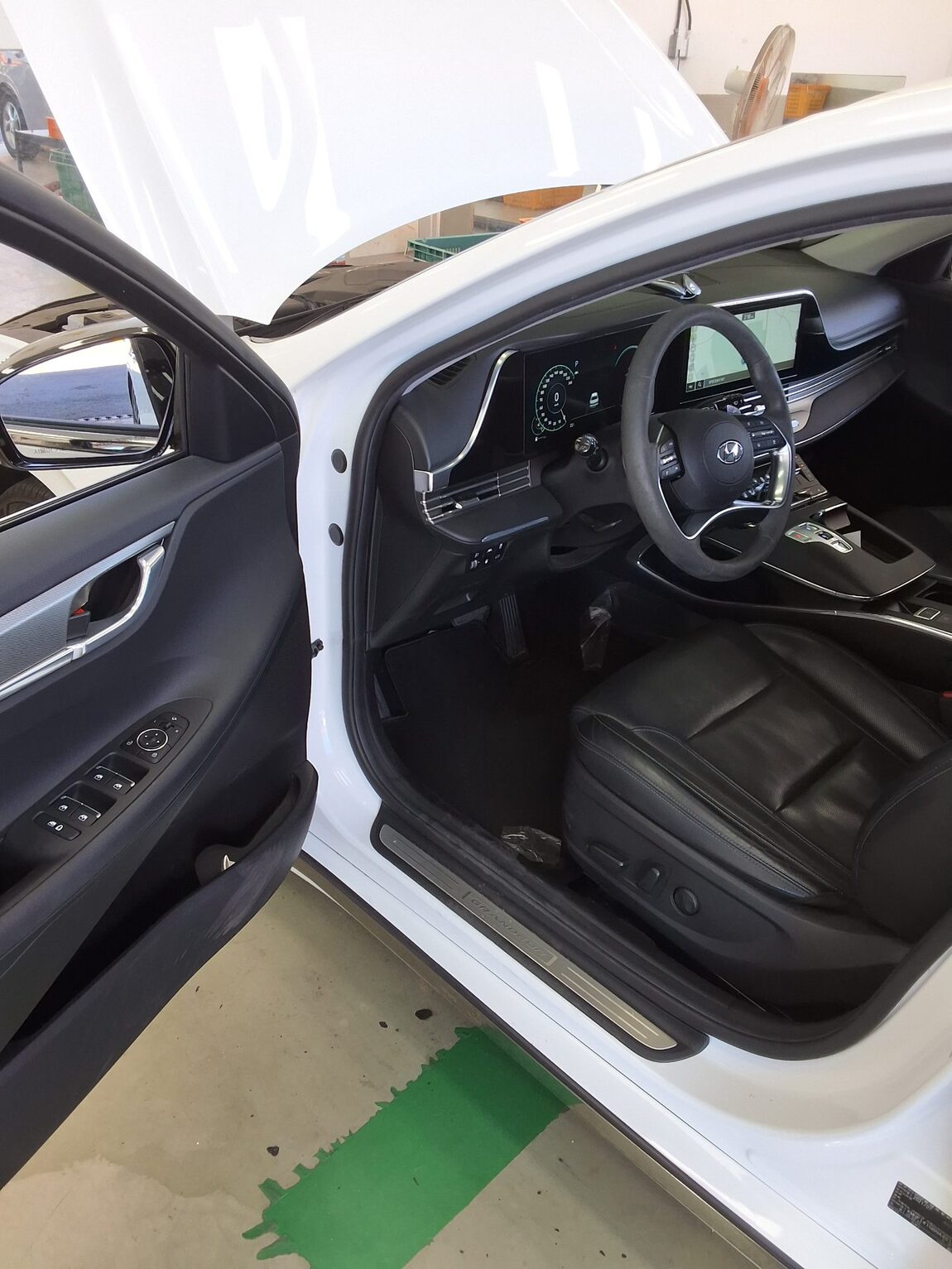 HYUNDAI THE NEW GRANDEUR IG GASOLINE 3.3 LE BLANC 2022 - zdjęcie 10