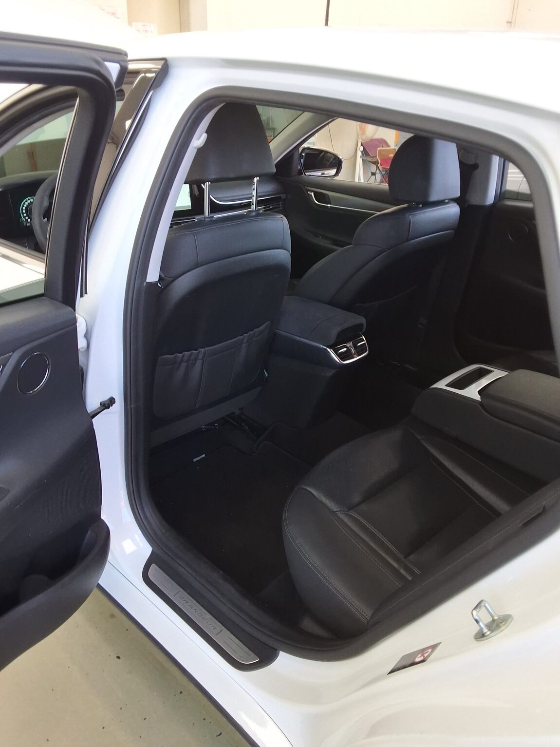 HYUNDAI THE NEW GRANDEUR IG GASOLINE 3.3 LE BLANC 2022 - zdjęcie 12