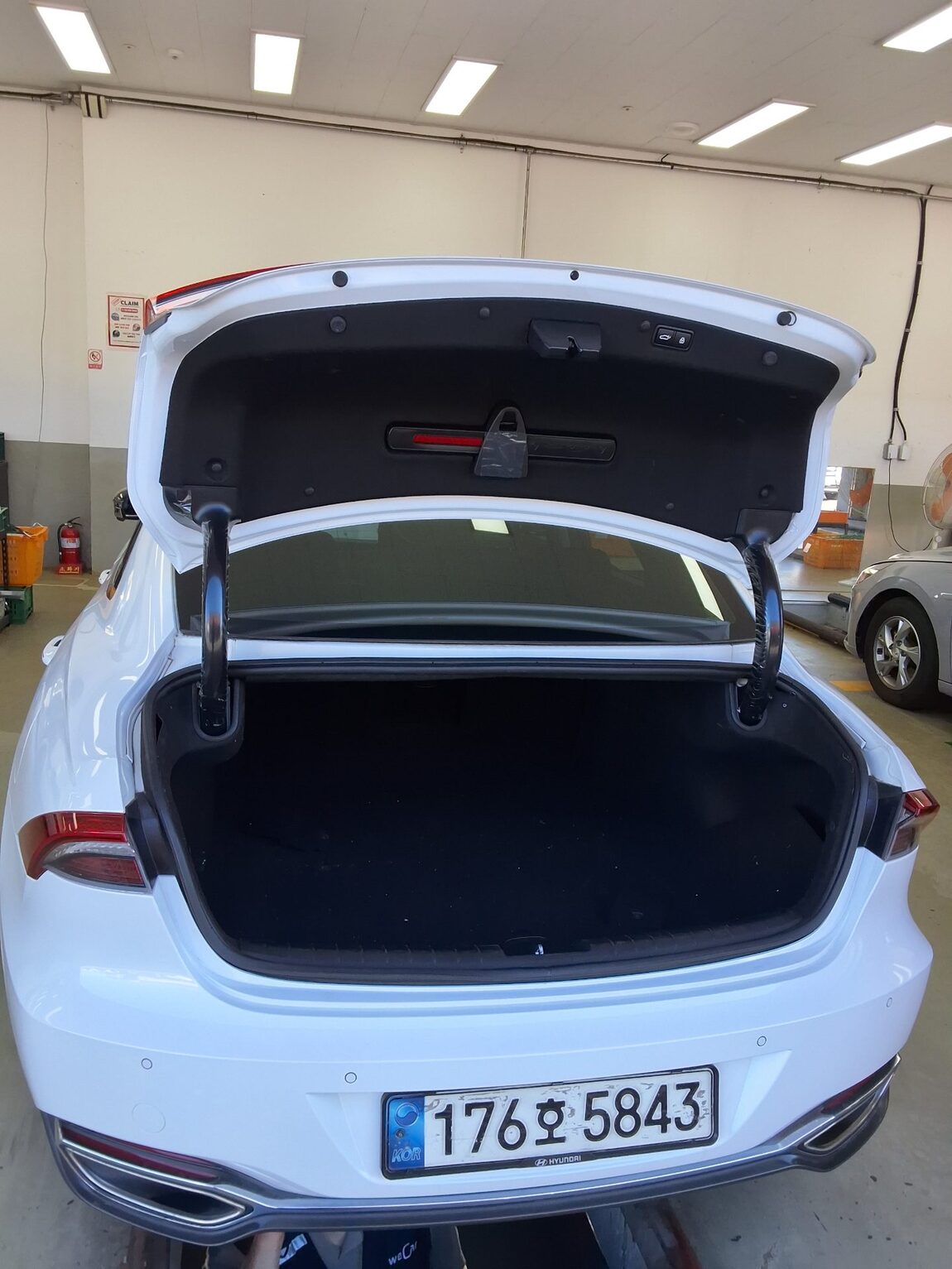 HYUNDAI THE NEW GRANDEUR IG GASOLINE 3.3 LE BLANC 2022 - zdjęcie 15