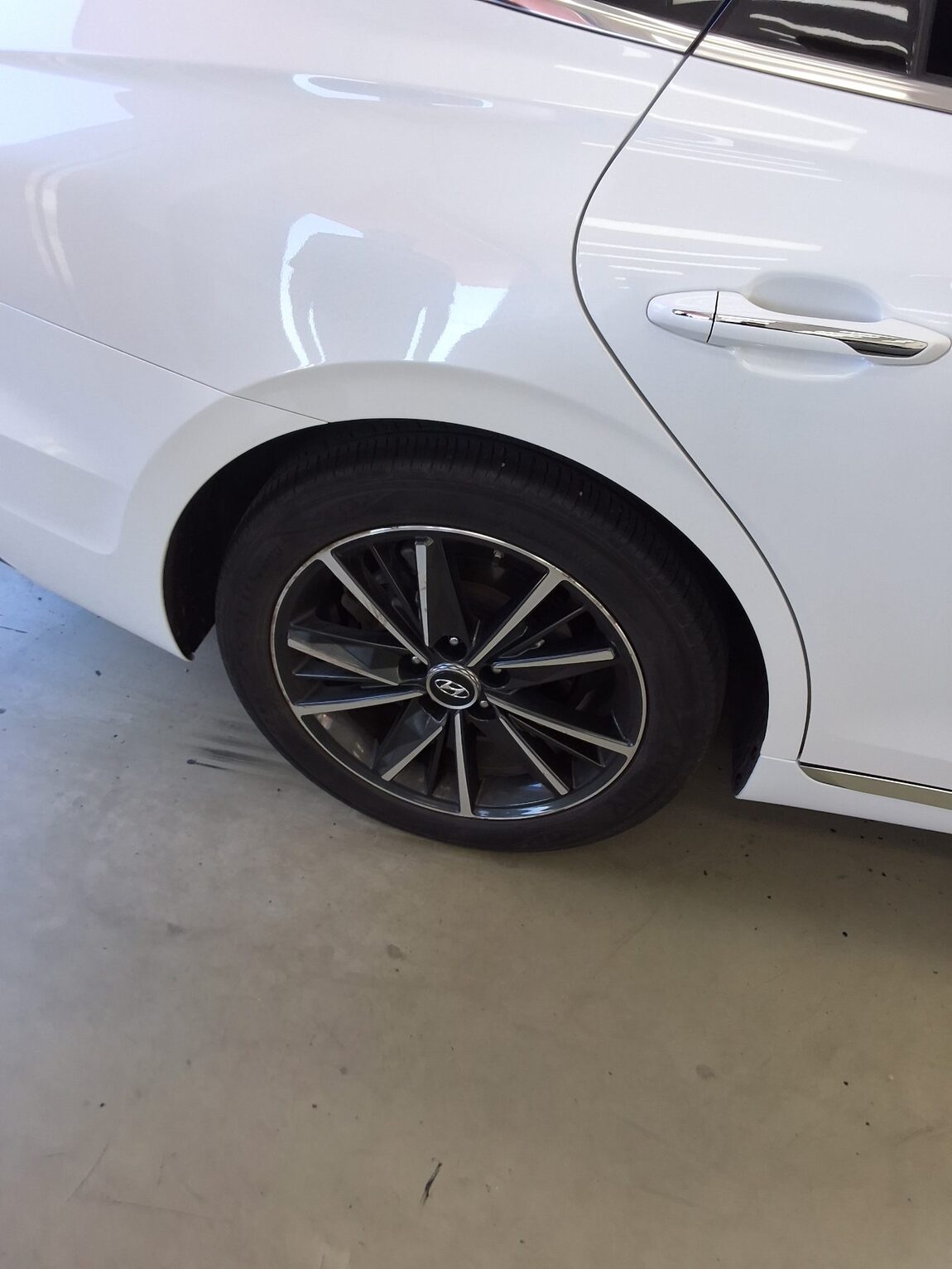 HYUNDAI THE NEW GRANDEUR IG GASOLINE 3.3 LE BLANC 2022 - zdjęcie 24