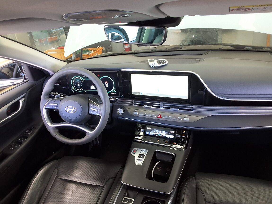 HYUNDAI THE NEW GRANDEUR IG GASOLINE 3.3 LE BLANC 2022 - zdjęcie 11