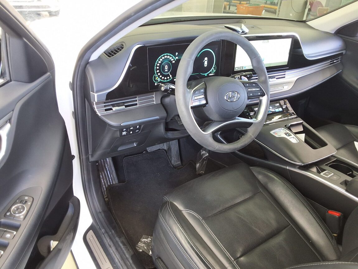 HYUNDAI THE NEW GRANDEUR IG GASOLINE 3.3 LE BLANC 2022 - zdjęcie 20