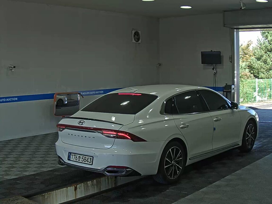 HYUNDAI THE NEW GRANDEUR IG GASOLINE 3.3 LE BLANC 2022 - zdjęcie 5