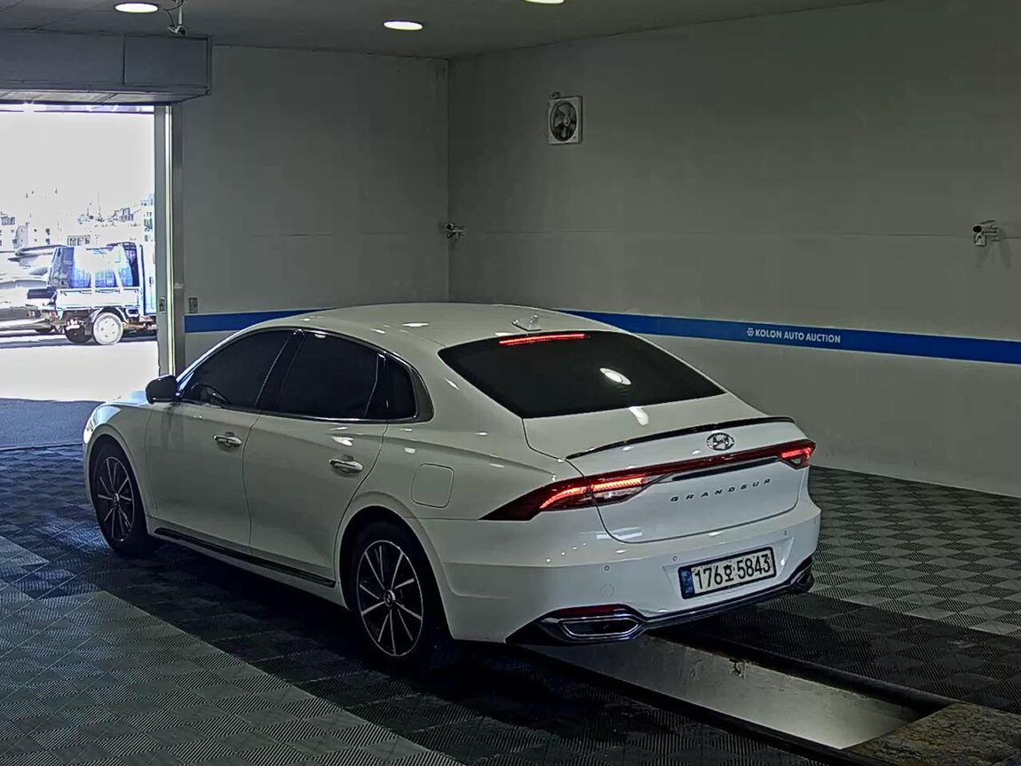 HYUNDAI THE NEW GRANDEUR IG GASOLINE 3.3 LE BLANC 2022 - zdjęcie 6