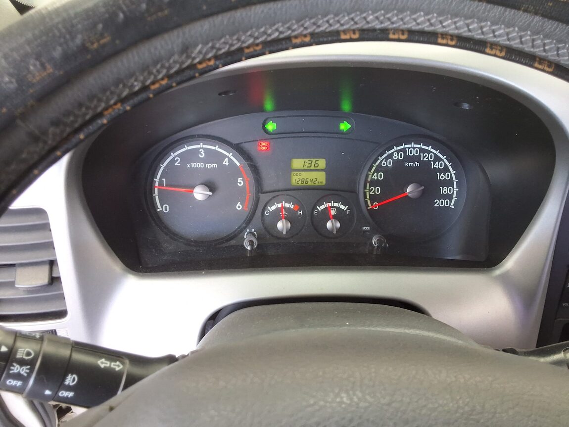 KIA BONGO III CARGO 1.2 TON STANDARD CAB EXTRA LONG WHEELBASE 2014 - zdjęcie 9