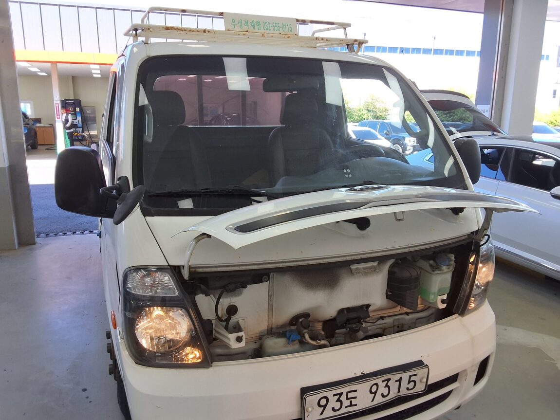 KIA BONGO III CARGO 1.2 TON STANDARD CAB EXTRA LONG WHEELBASE 2014 - zdjęcie 17