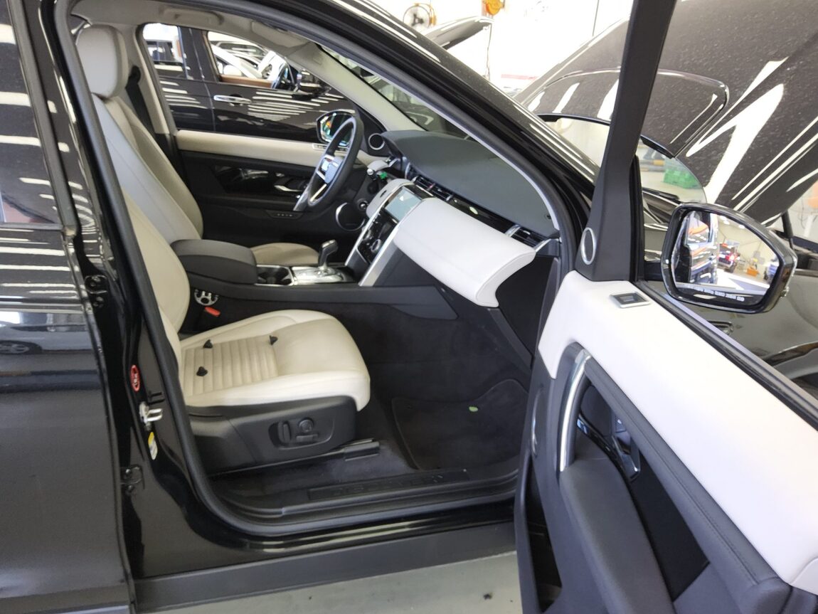 LAND ROVER DISCOVERY SPORT 2.0 P250 SE 2023 - zdjęcie 14