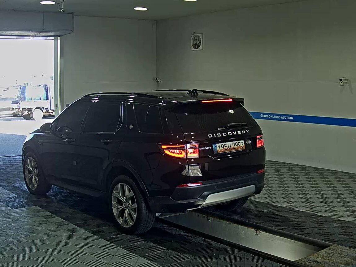 LAND ROVER DISCOVERY SPORT 2.0 P250 SE 2023 - zdjęcie 6