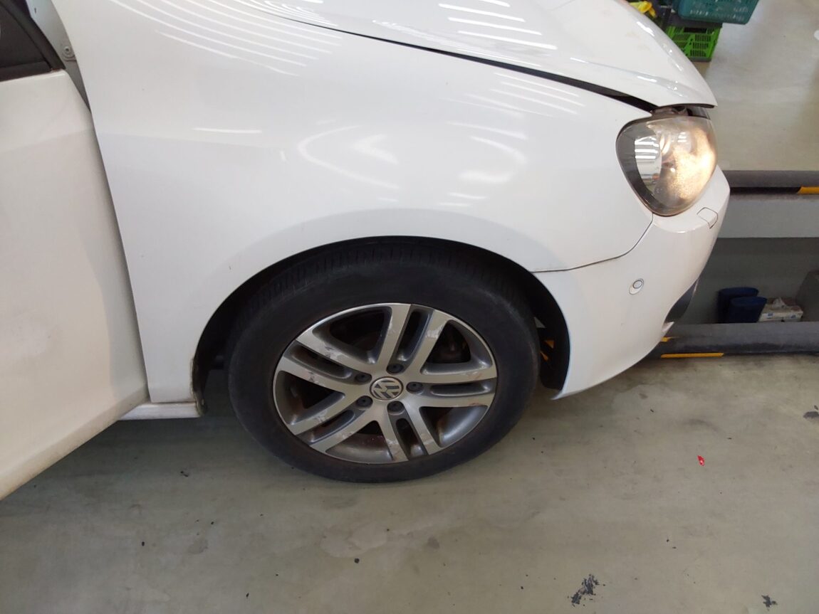 VOLKSWAGEN GOLF (6TH GEN) 1.6 TDI BLUEMOTION 2012 - zdjęcie 22