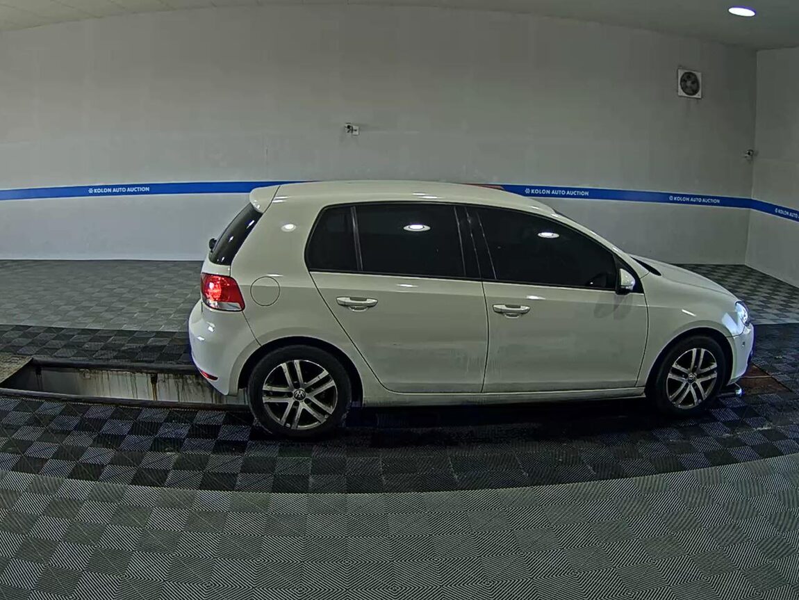 VOLKSWAGEN GOLF (6TH GEN) 1.6 TDI BLUEMOTION 2012 - zdjęcie 4