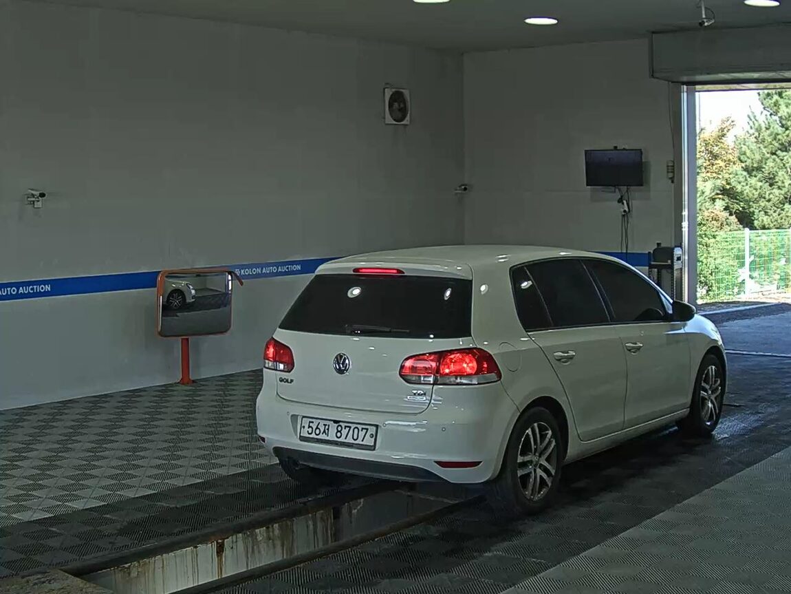 VOLKSWAGEN GOLF (6TH GEN) 1.6 TDI BLUEMOTION 2012 - zdjęcie 5